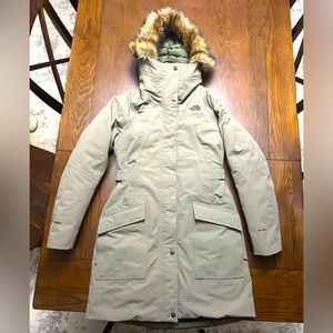 The North Face Womens Outer Boroughs Parka Jacket- SZ small